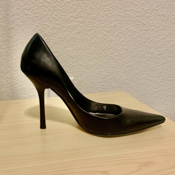 Guess Women's Leather Pumps - Picture 2 of 4